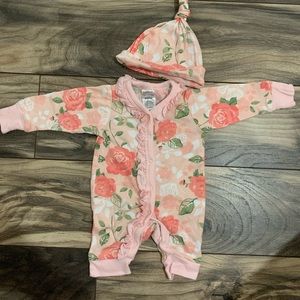 Newborn fit with hat